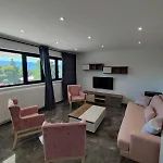 Parc Les Cigognes Hotel