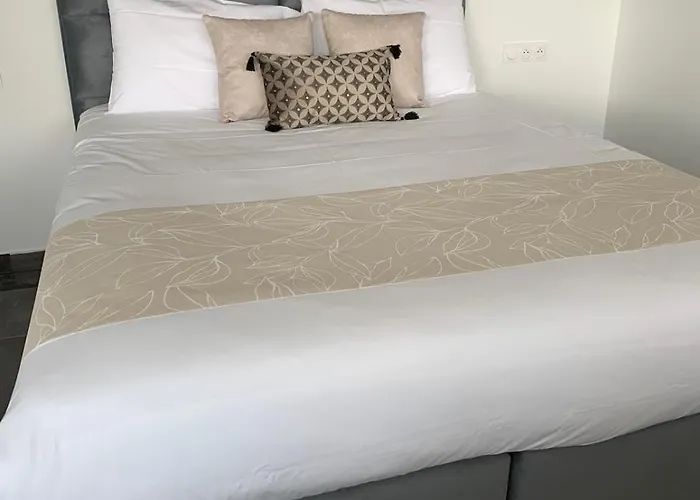 Hotel Parc Les Cigognes