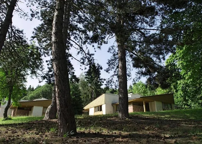 Parc Les Cigognes Hotel 3*